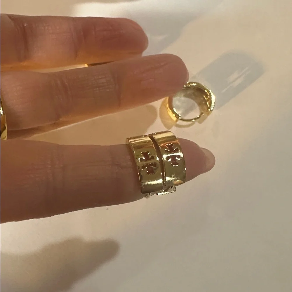 N/A elegant gold